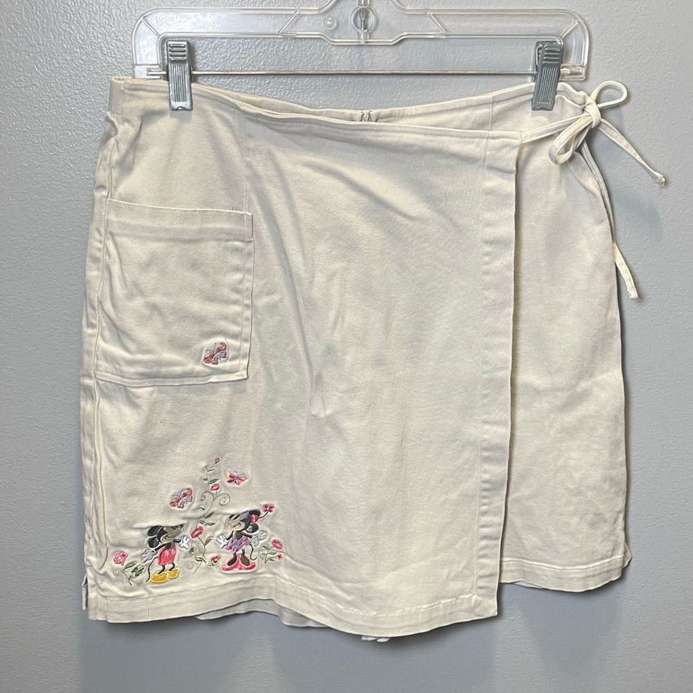 Disney Vintage Women's Embroidered Mickey and Minnie Beige Skort‎ Size Medium